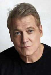 Holt McCallany