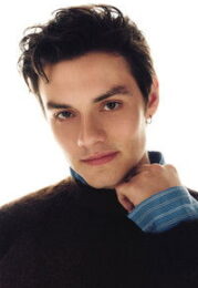 Louis Partridge