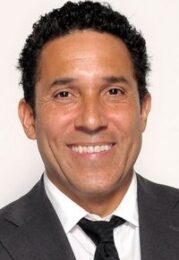 Oscar Nuñez