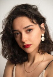 Manolya Maya