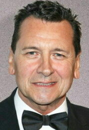 Mark Lindsay Chapman
