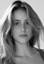 Nell Verlaque