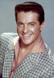 Robert Cummings