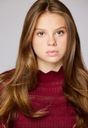 Scarlett Fernandez