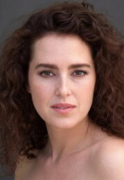 Yaprak Özdemiroğlu